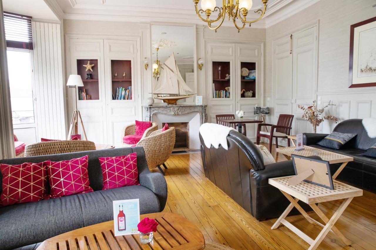 Hotel La Villefromoy 4*