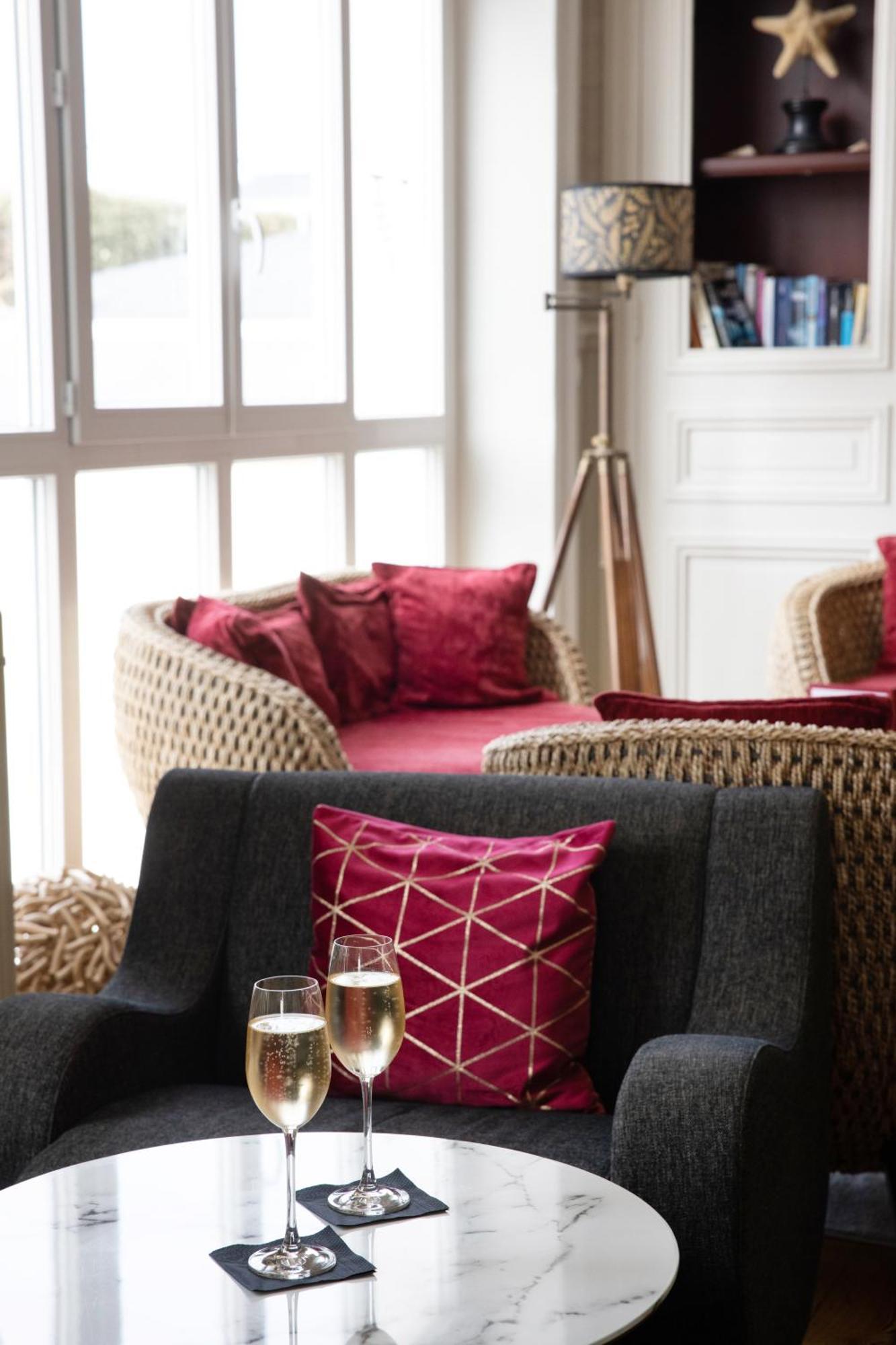 Hotel La Villefromoy 4*